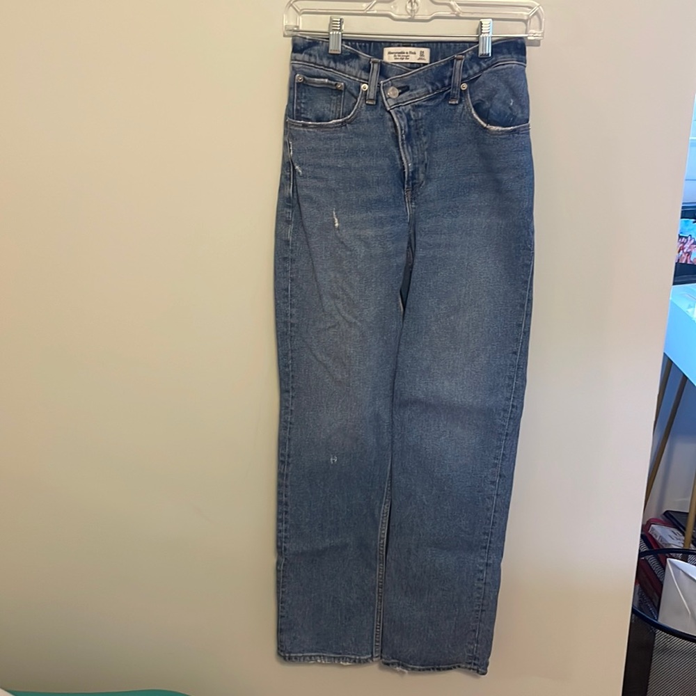 Abercrombie cross waist straight jean